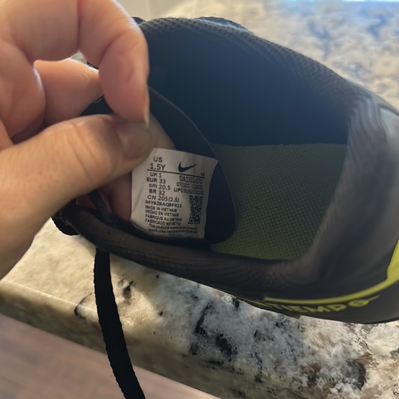 Boys Nike Tiempo Cleats size 1.5 - Picture 6 of 6